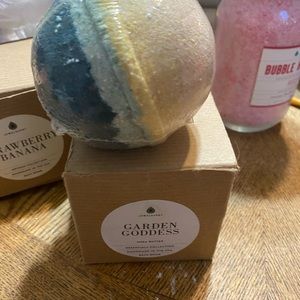 Jewelscent garden goddess bath‎ bomb